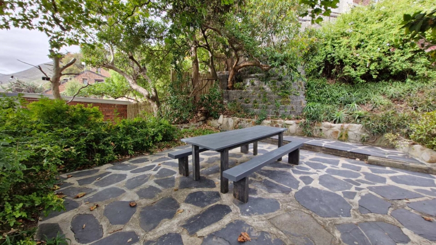 To Let 1 Bedroom Property for Rent in Clovelly Western Cape